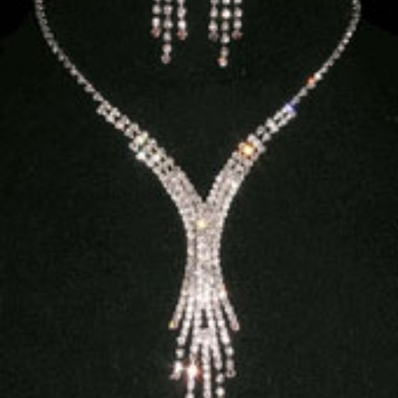 RHINESTONE Necklace and Earring set - Picture 1 of 2